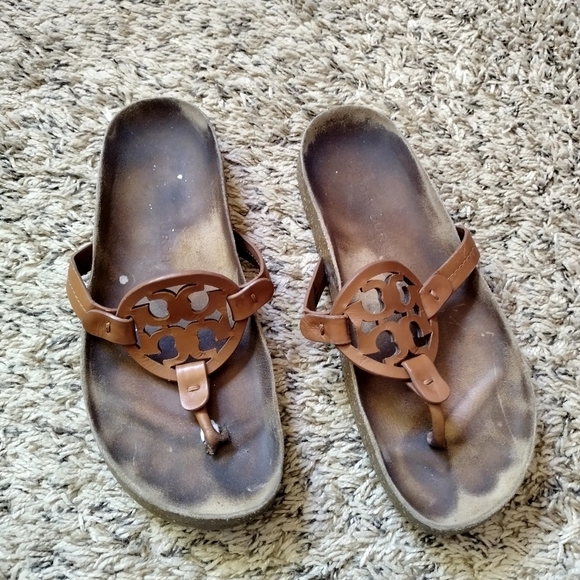 Tory Burch Miller Cloud Leather Logo Sandals FLAW Sz 8,5 - Picture 1 of 6